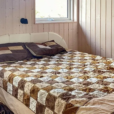 5 Person In Vaeggerlose Dom wakacyjny Bøtø By